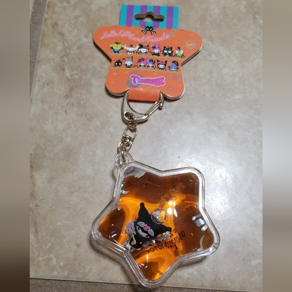 Sanrio Tsunameez Halloween Kuromi With Axe Glitter Shaker Keychain - Picture 2 of 2